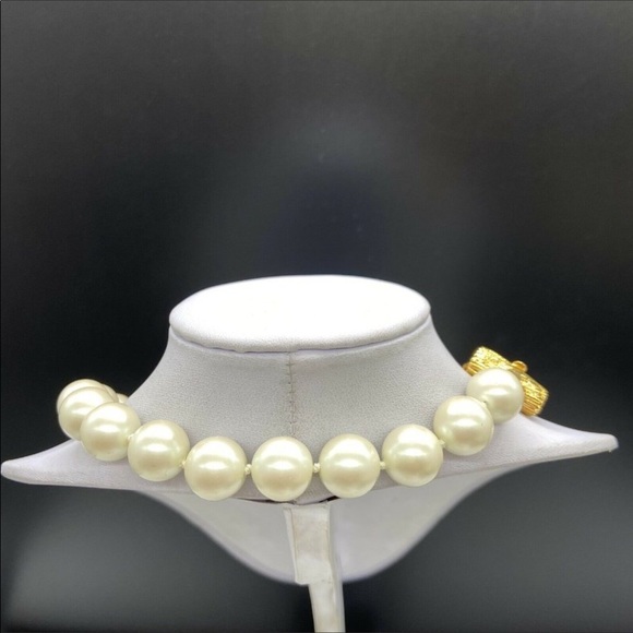 SOLD. Kate spade ♠️ Pearl/Golden Necklace NWT. SOLD. - Picture 4 of 16